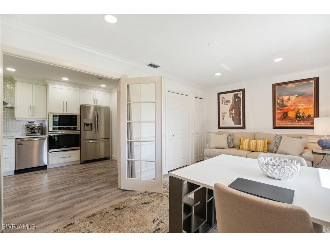 406 Glades Boulevard #N-6 Naples FL 34112 226005201 image9