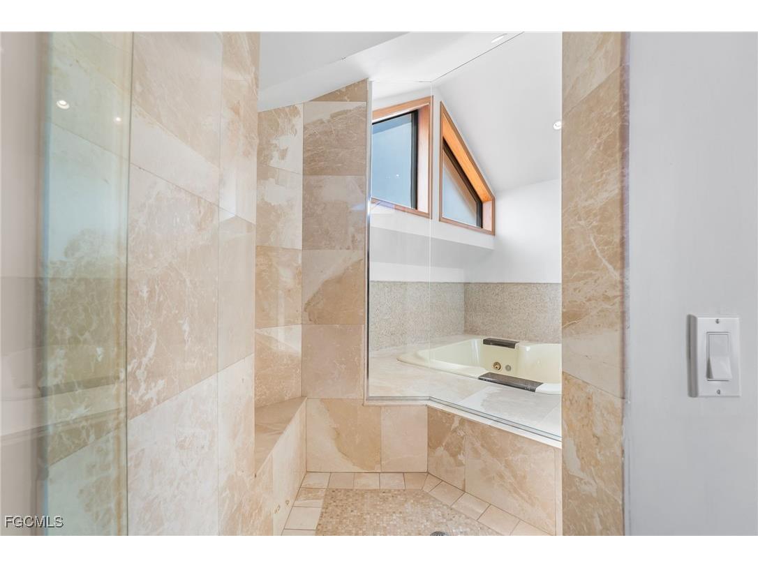 406 Gulf Bend Drive Captiva FL 33924 2025000843 image17