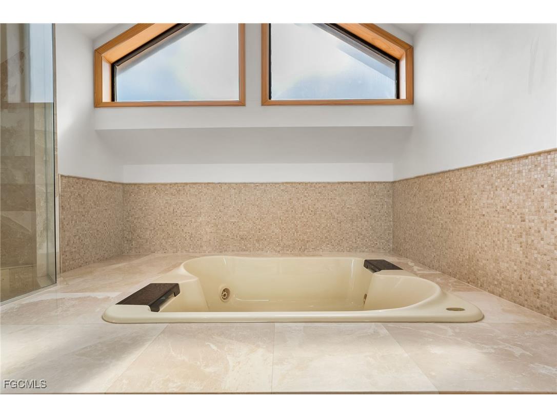 406 Gulf Bend Drive Captiva FL 33924 2025000843 image18