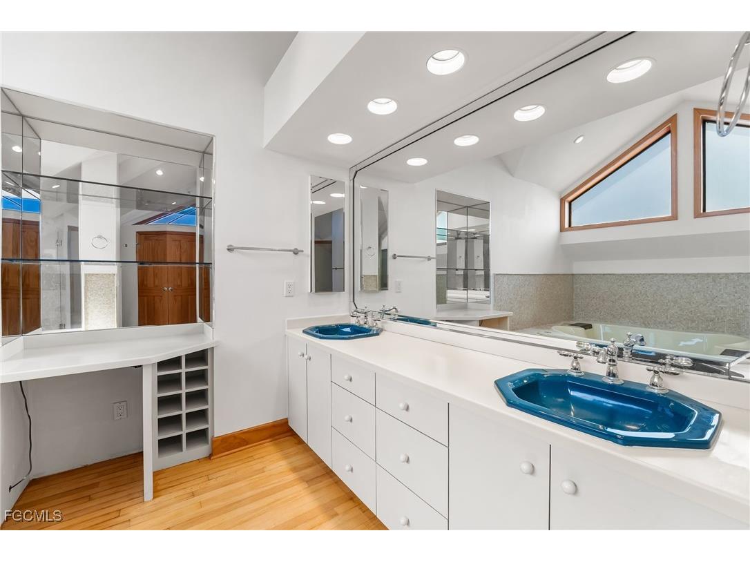 406 Gulf Bend Drive Captiva FL 33924 2025000843 image19