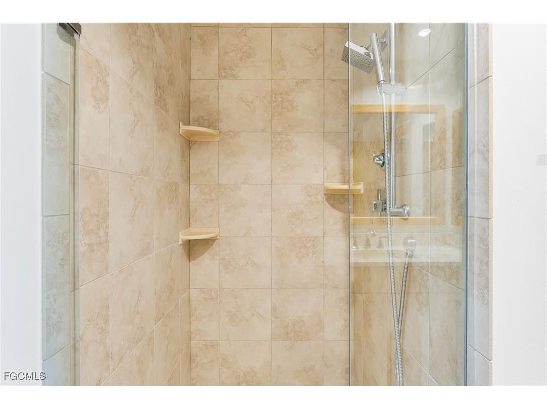 406 Gulf Bend Drive Captiva FL 33924 2025000843 image29