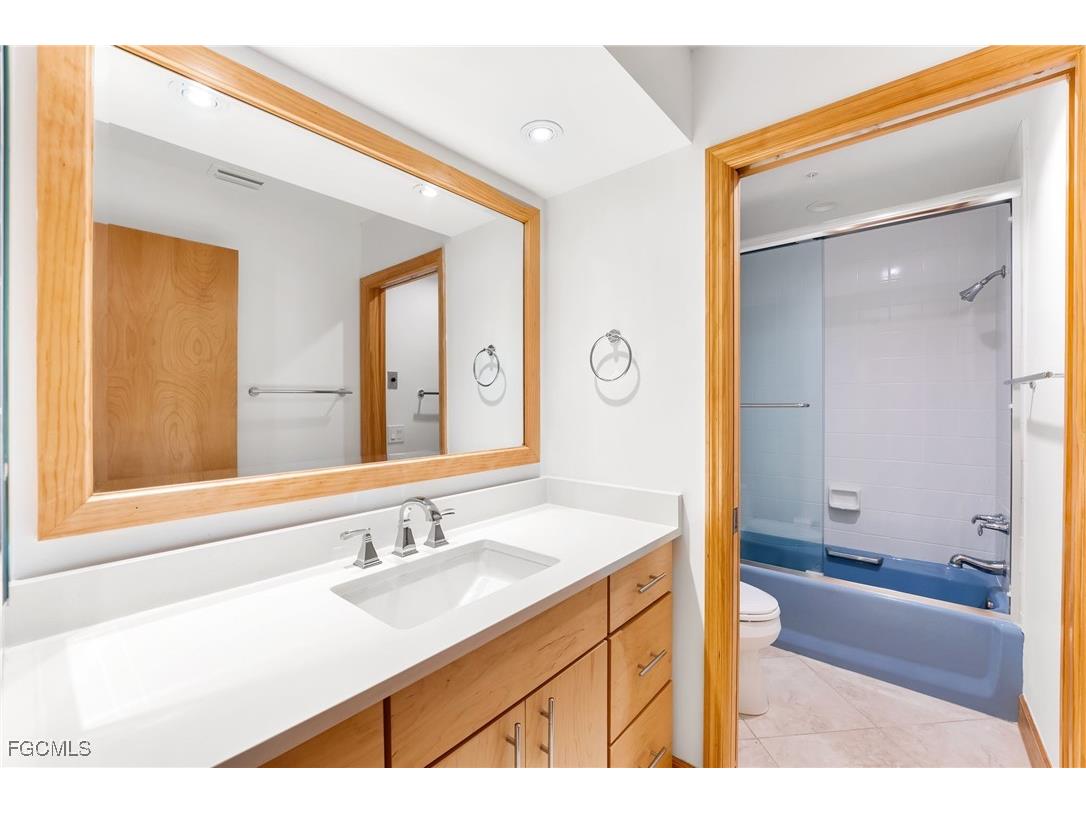 406 Gulf Bend Drive Captiva FL 33924 2025000843 image32