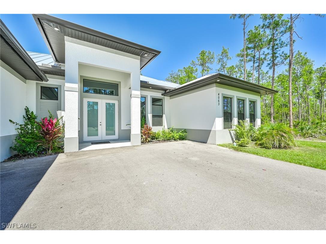 4063 8th Avenue NE Naples FL 34120 224051920 image4
