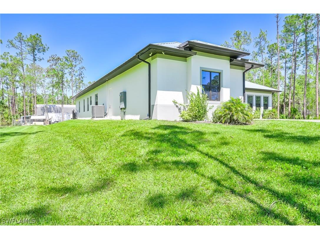 4063 8th Avenue NE Naples FL 34120 224051920 image6