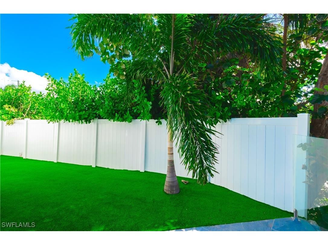 4064 Full Moon Court Naples FL 34112 225077161 image10