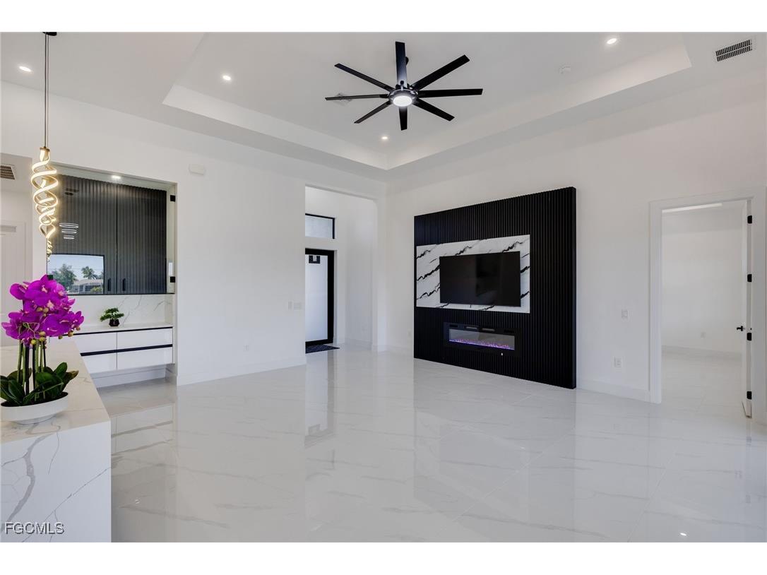 407 El Dorado Boulevard N Cape Coral FL 33993 2026004425 image7