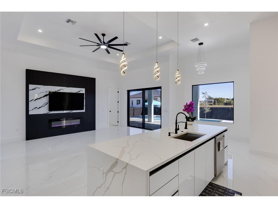 407 El Dorado Boulevard N Cape Coral FL 33993 2026004425 image8