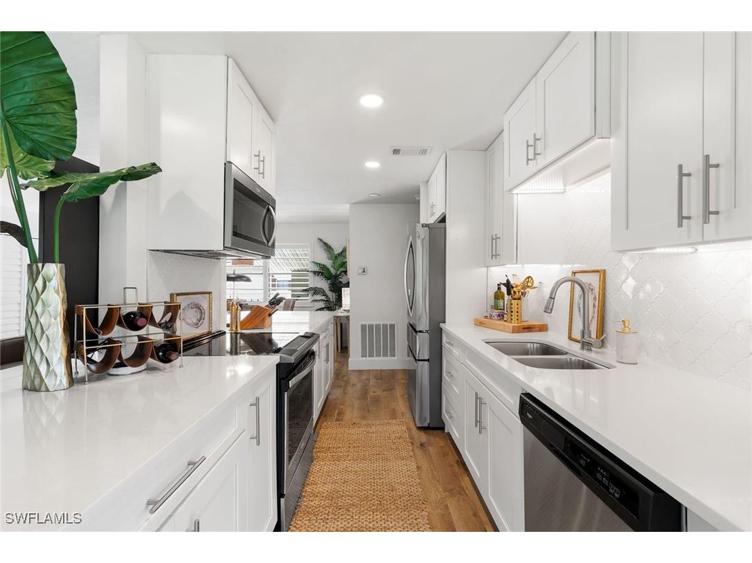 4072 Belair Lane #403 Naples FL 34103 225067355 image7