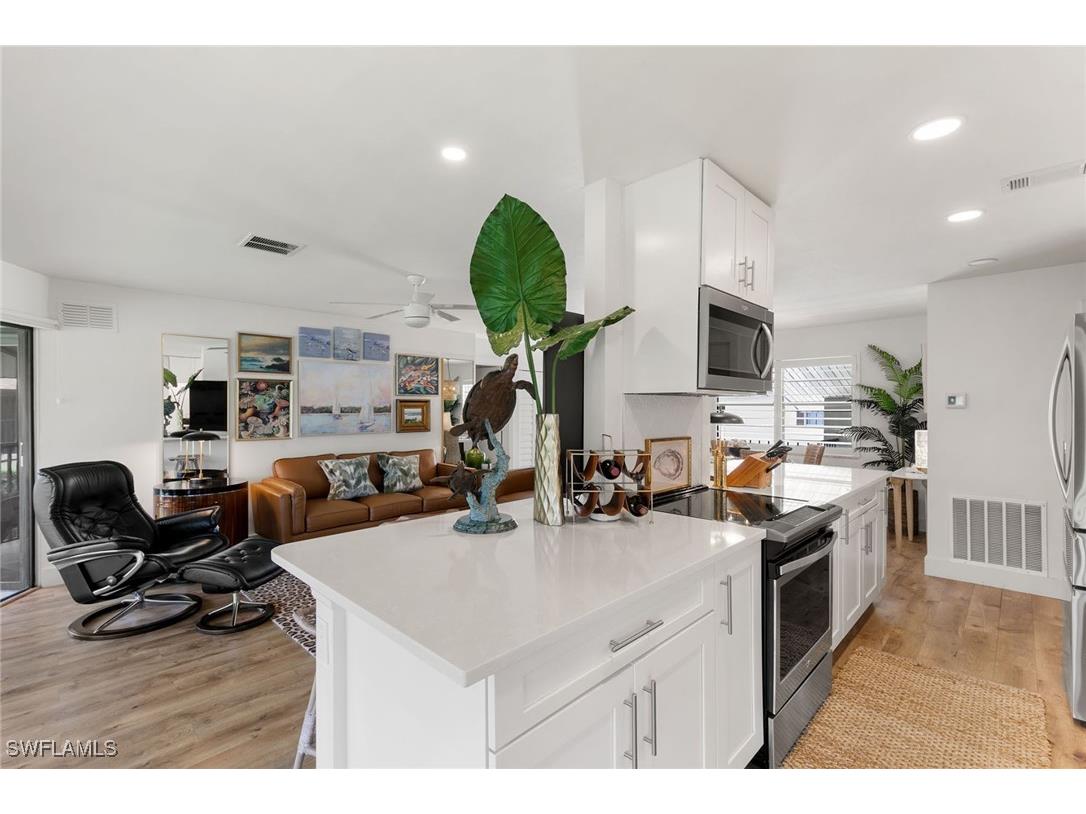 4072 Belair Lane #403 Naples FL 34103 225067355 image8