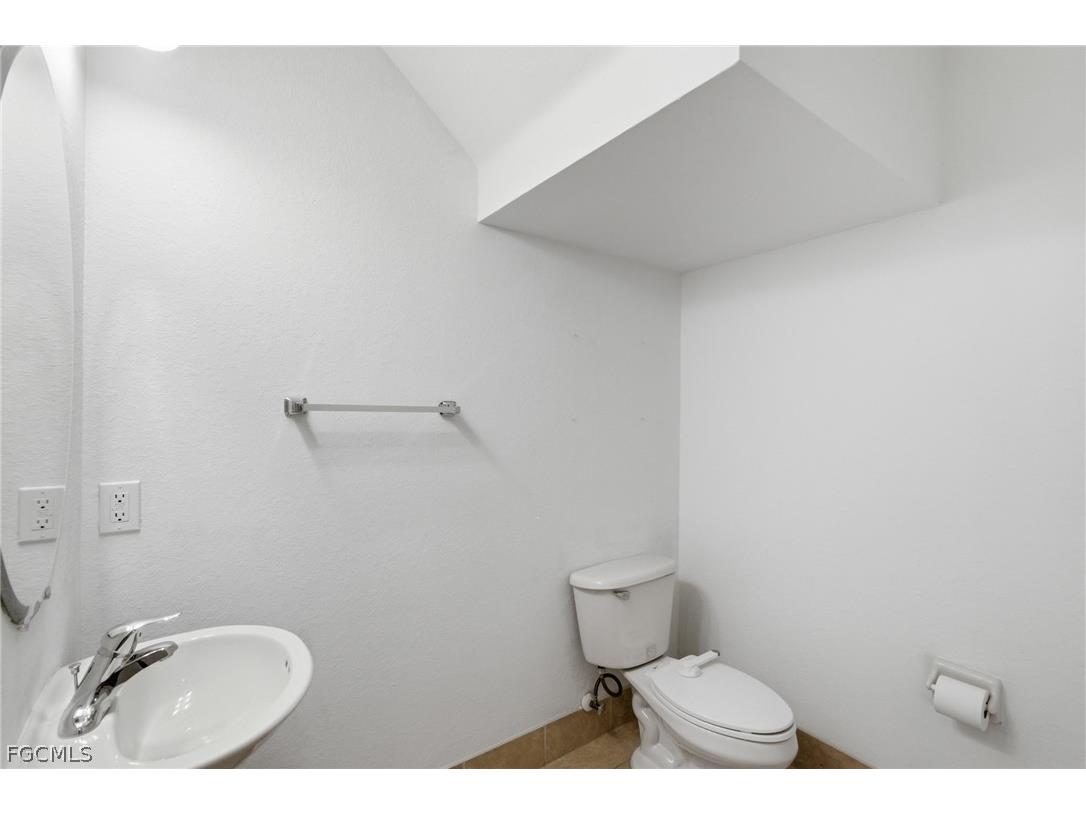 4074 Cherrybrook Loop Fort Myers FL 33966 2026013057 image10