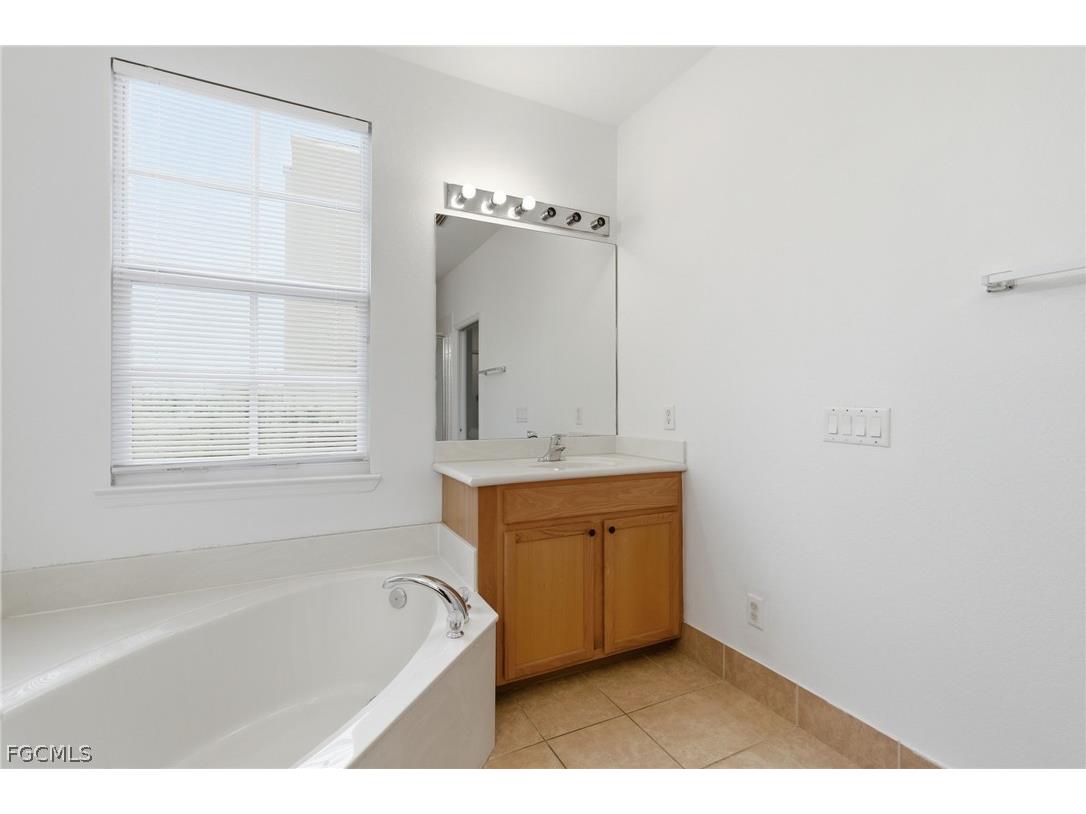 4074 Cherrybrook Loop Fort Myers FL 33966 2026013057 image17