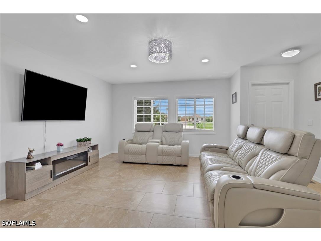 4075 24th Avenue NE Naples FL 34120 226025285 image2