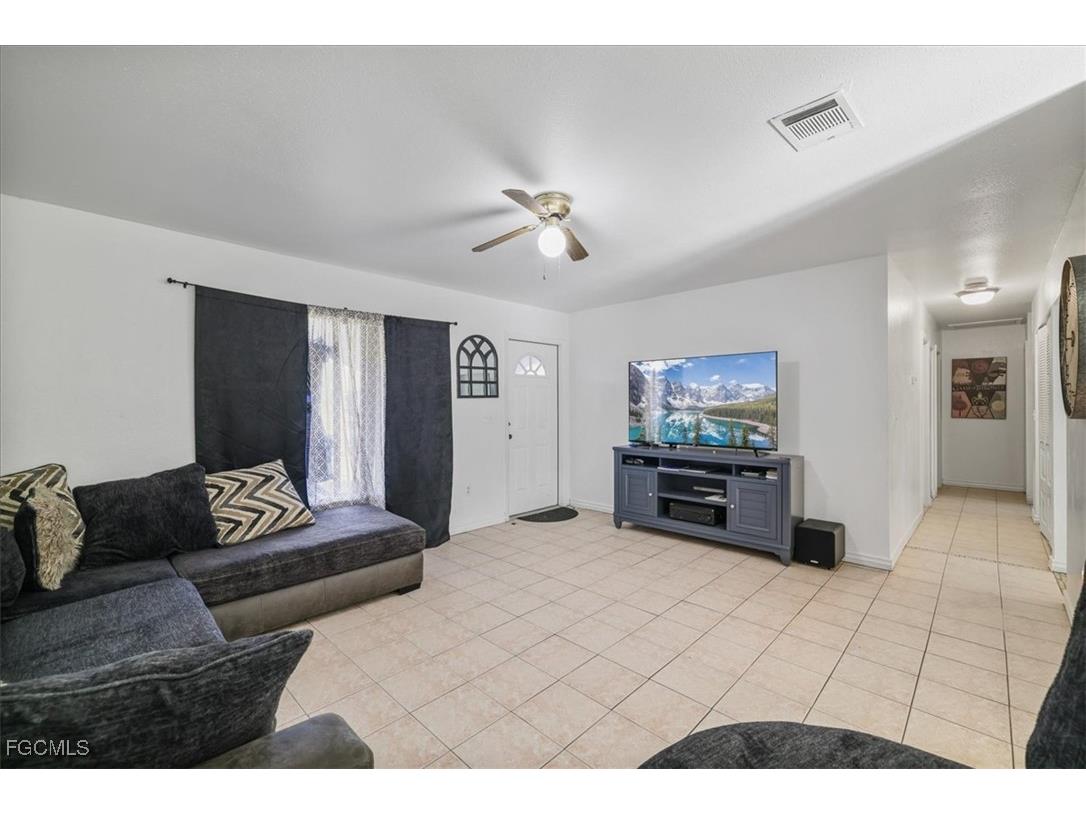 4077 S Edgewater Circle Labelle FL 33935 2025015483 image8