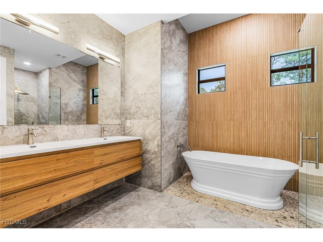 408 41st Avenue NE Naples FL 34120 2025005458 image20