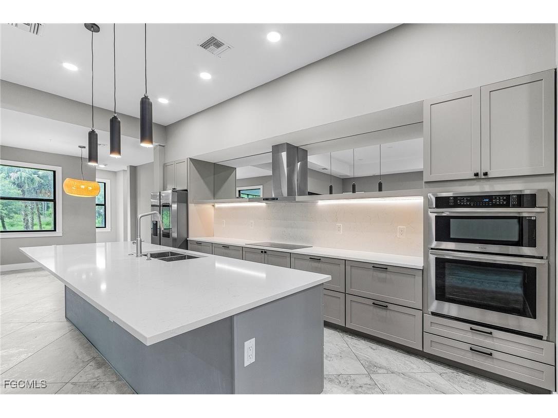 408 41st Avenue NE Naples FL 34120 2025005458 image8