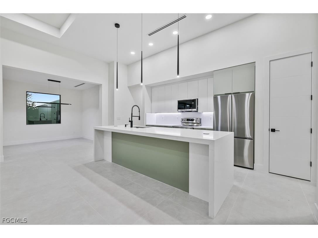 408 SW 28th Avenue Cape Coral FL 33991 2026008356 image10