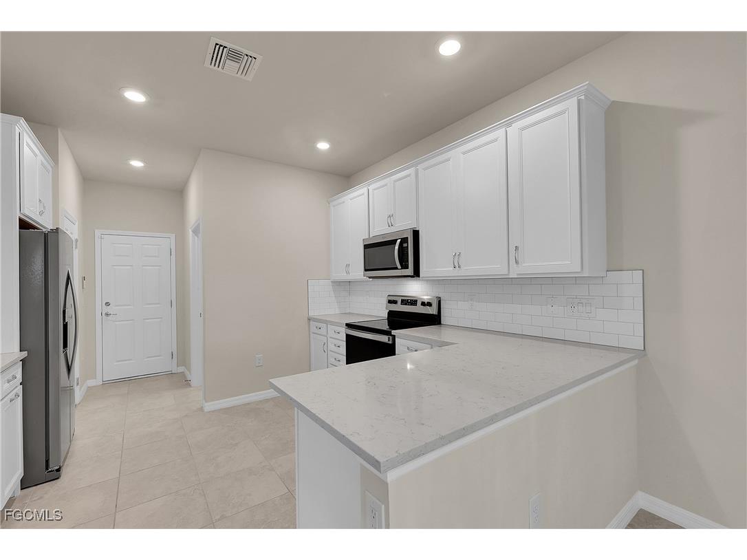 4085 Spotted Eagle Way Fort Myers FL 33966 2026005945 image7