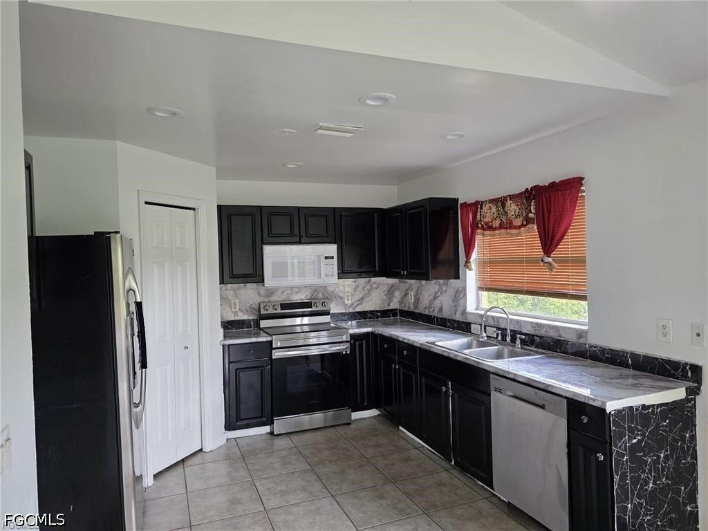 409 Hull Avenue S Lehigh Acres FL 33974 2026029080 image10
