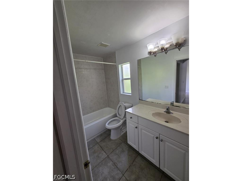 409 Hull Avenue S Lehigh Acres FL 33974 2026029080 image6