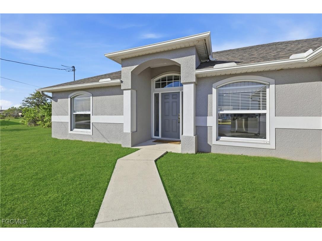 409 NE 25th Terrace Cape Coral FL 33909 2025019561 image4