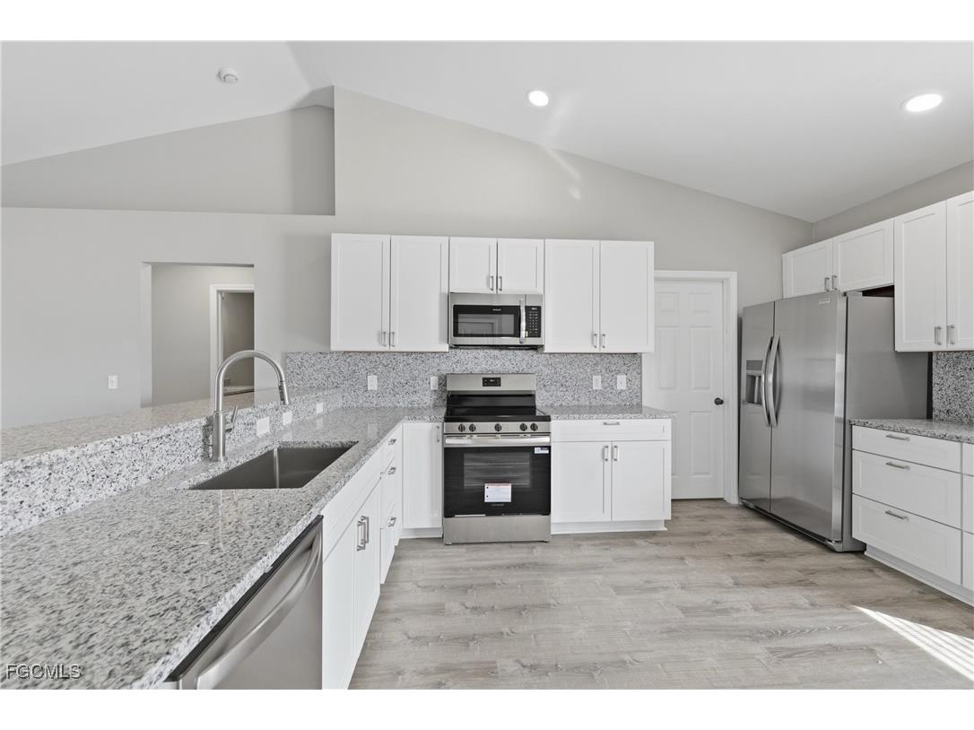 409 NE 25th Terrace Cape Coral FL 33909 2025019561 image5