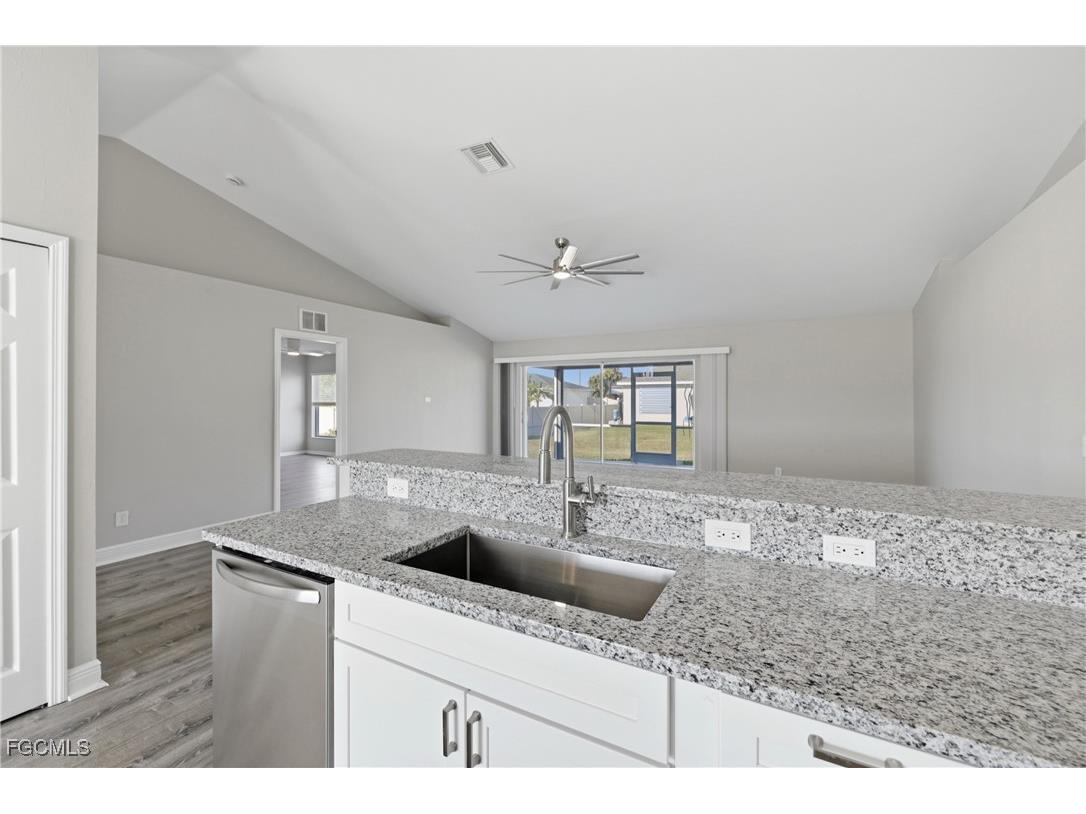 409 NE 25th Terrace Cape Coral FL 33909 2025019561 image9