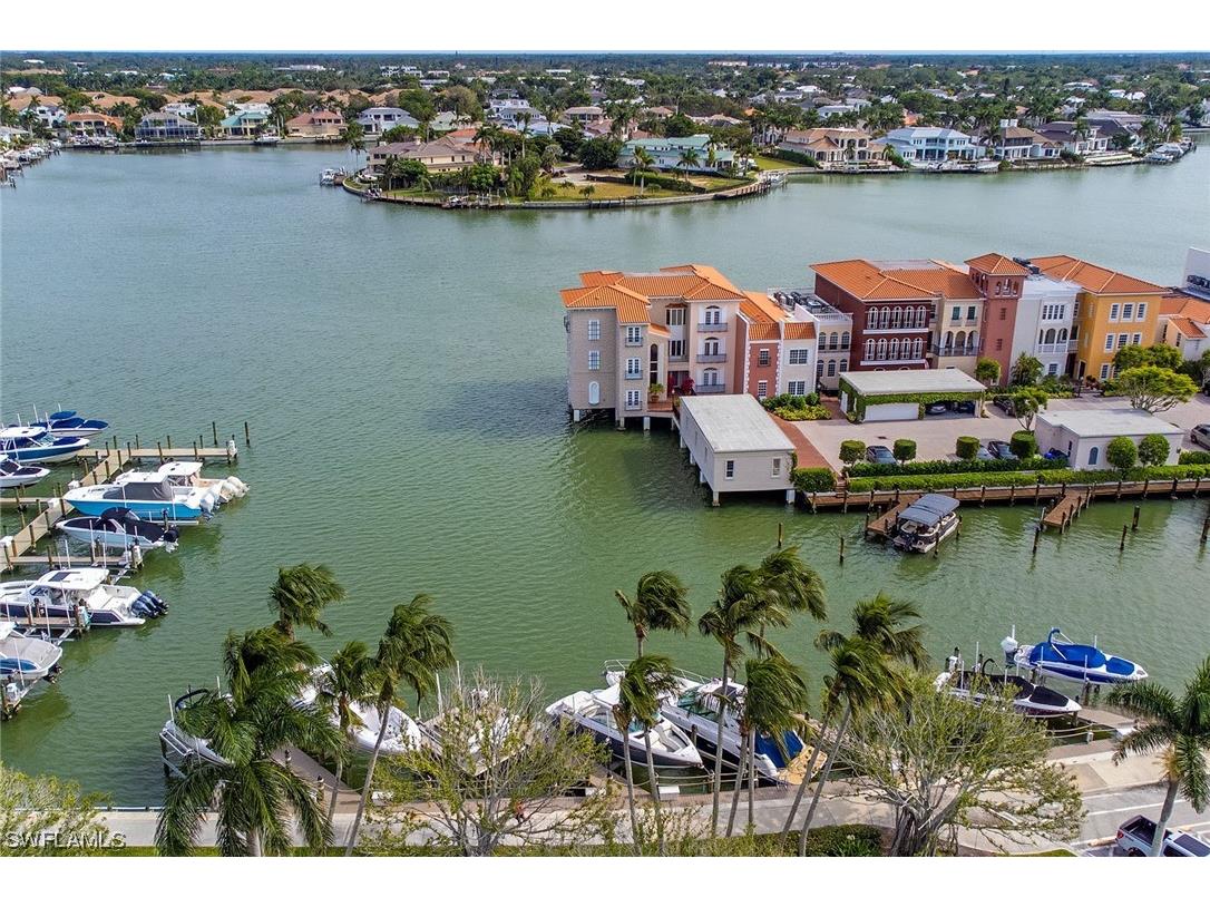 4090 Gulf Shore Boulevard N Naples FL 34103 223092392 image1