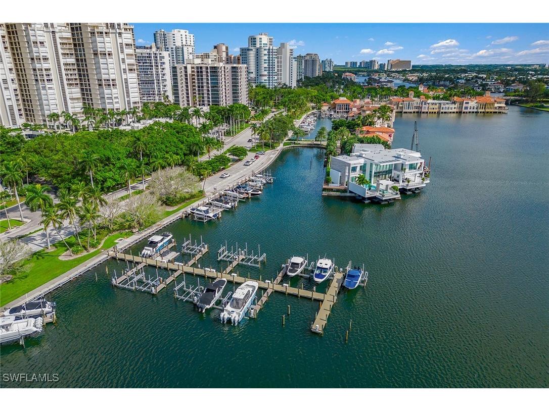 4090 Gulf Shore Boulevard N Naples FL 34103 224074397 image4