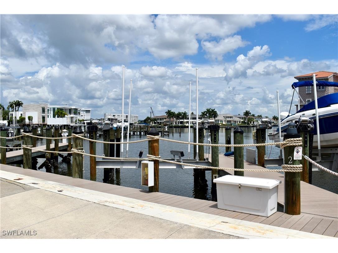 4090 Gulf Shore Boulevard N Naples FL 34103 225078099 image3