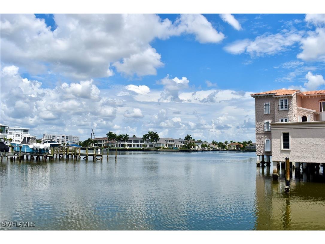 4090 Gulf Shore Boulevard N Naples FL 34103 225078099 image8