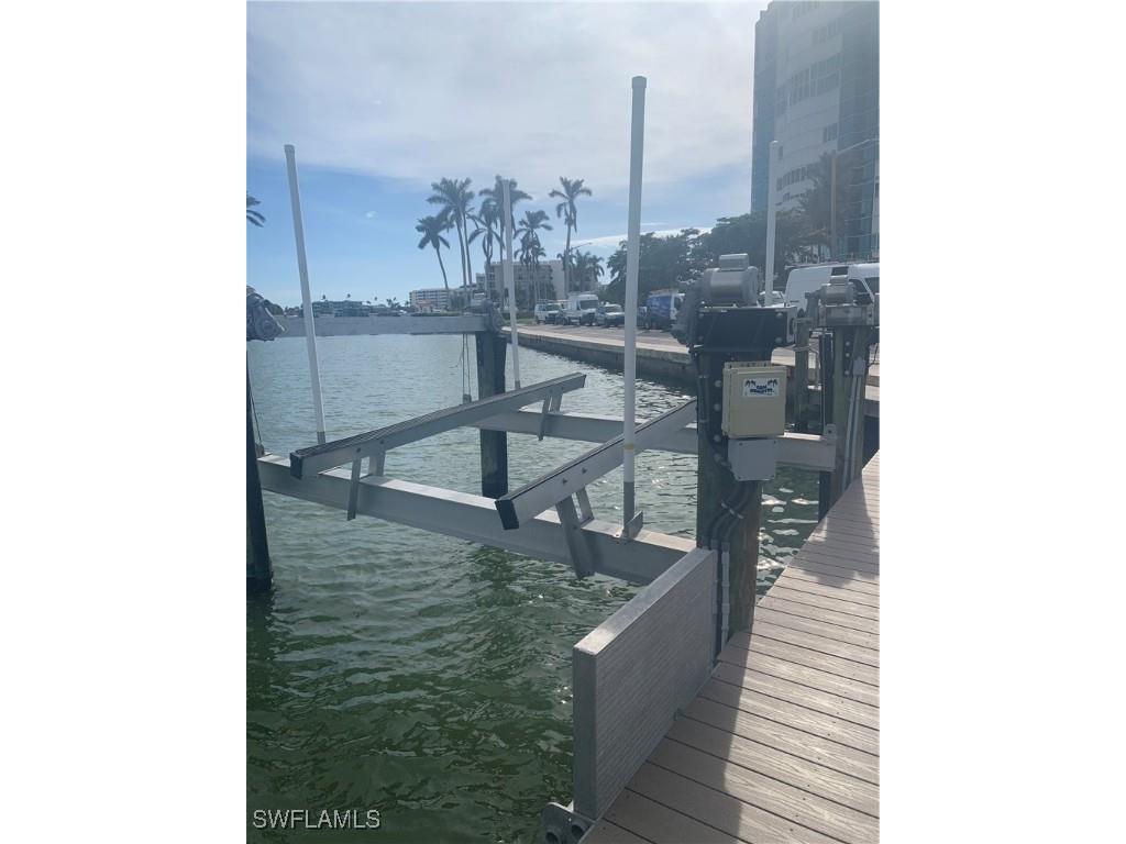 4090 Gulf Shore Blvd N #1 Naples FL 34103 225077033 image4