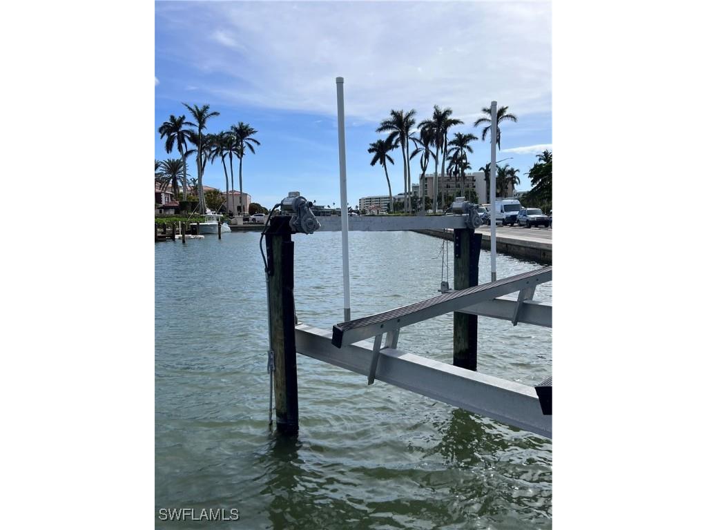 4090 Gulf Shore Blvd N #1 Naples FL 34103 225077033 image8