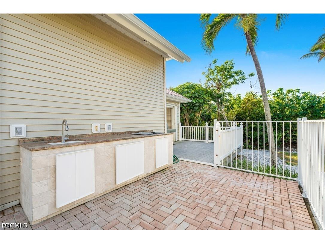 4090 W Gulf Drive Sanibel FL 33957 2026017249 image46