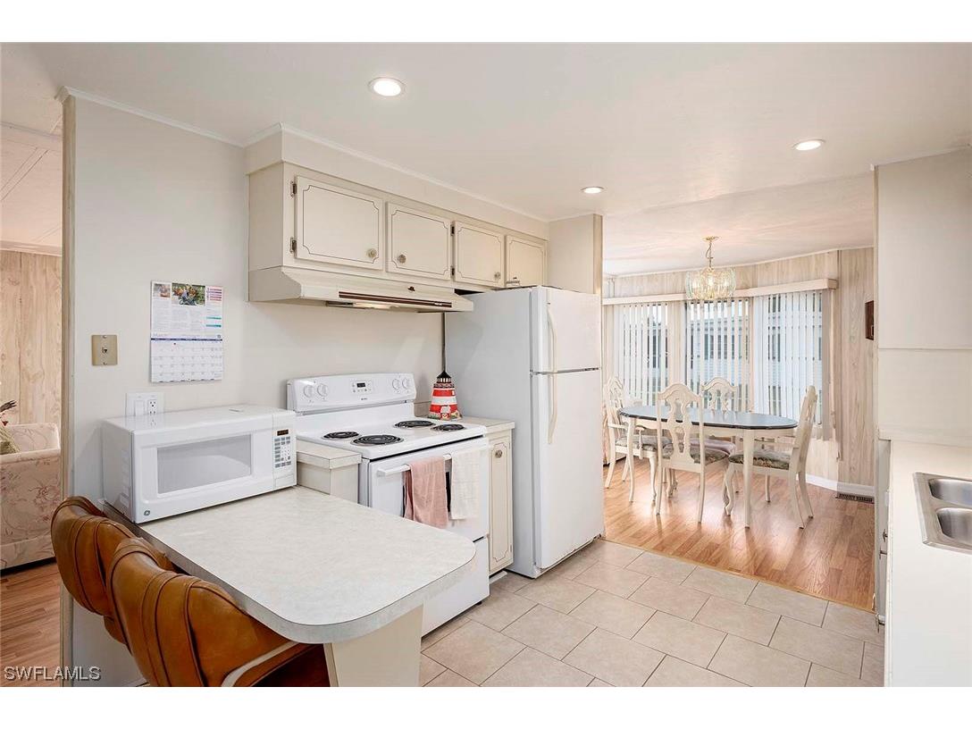 41 Poinsettia Drive Fort Myers FL 33905 223025942 image1