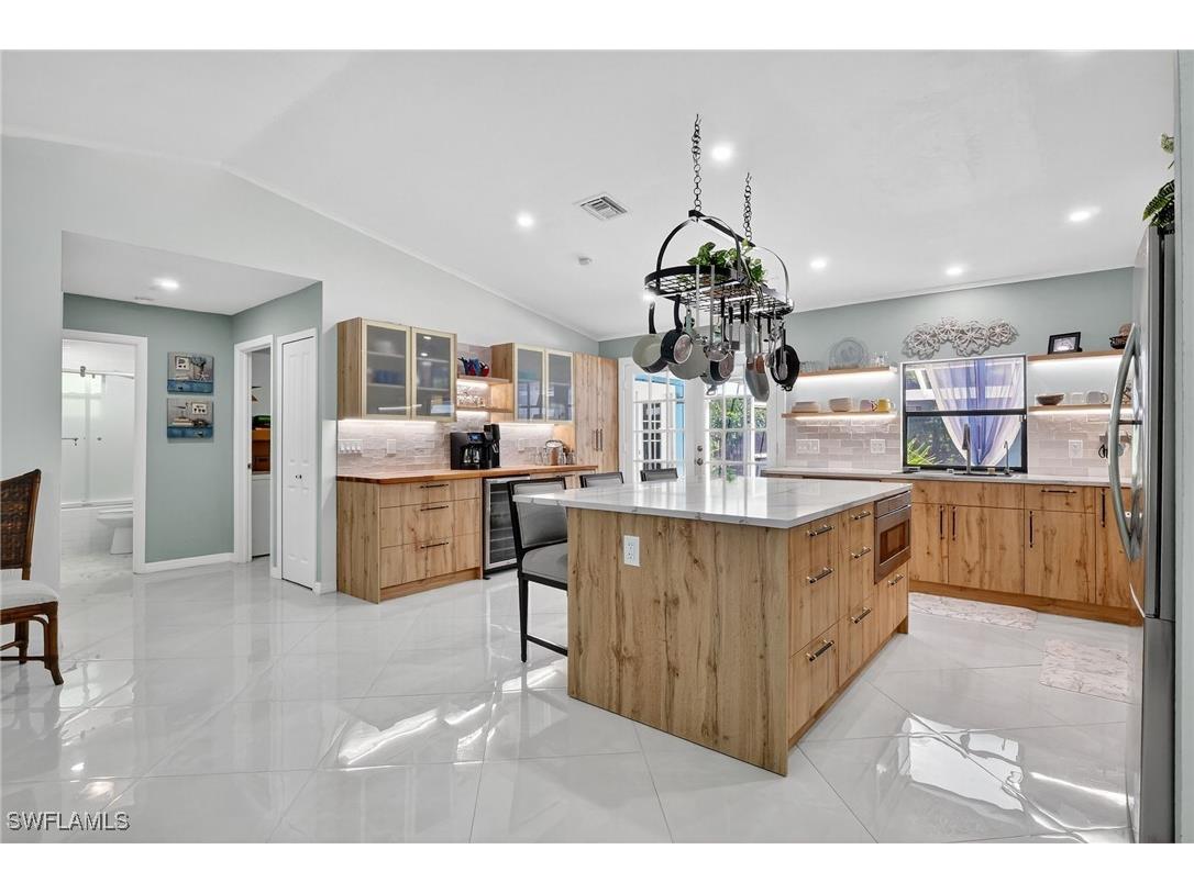 410 6th Street NE Naples FL 34120 225070820 image16