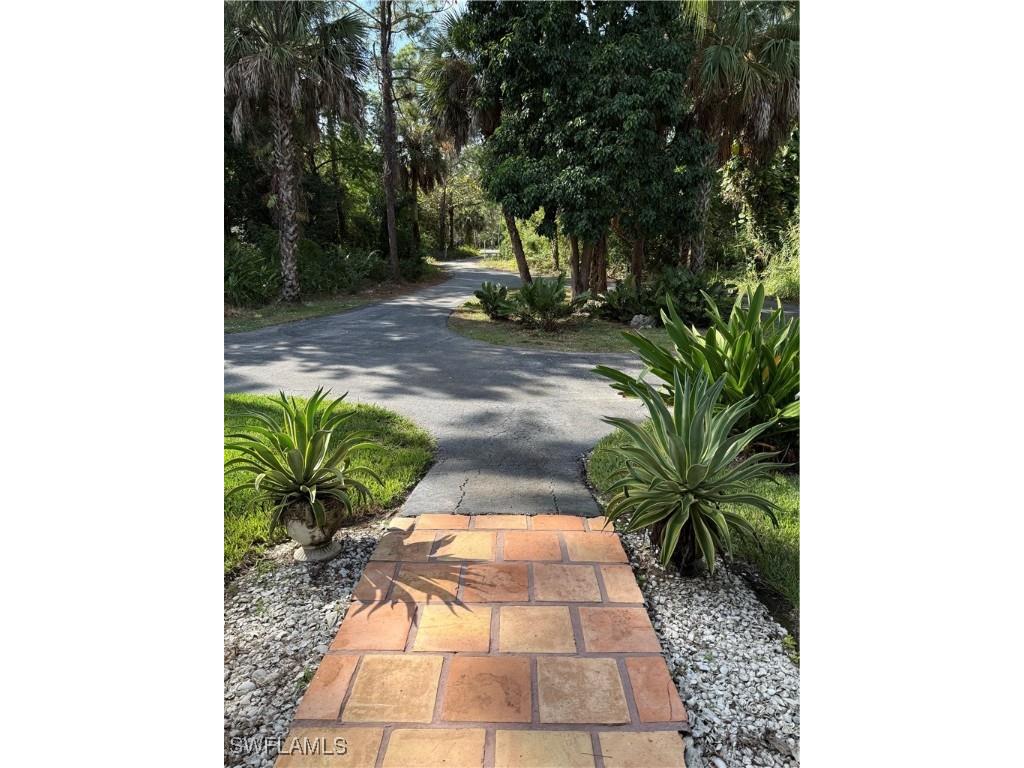 410 6th Street NE Naples FL 34120 225070820 image5