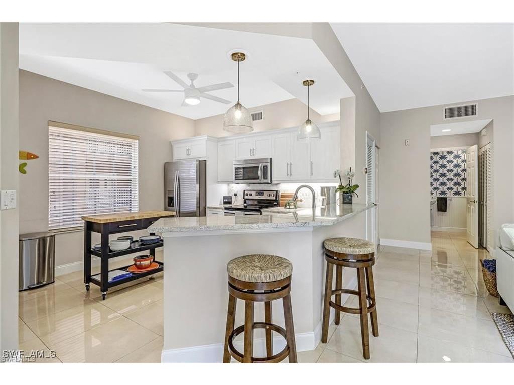 410 Bayfront Place #2208 Naples FL 34102 225076437 image4