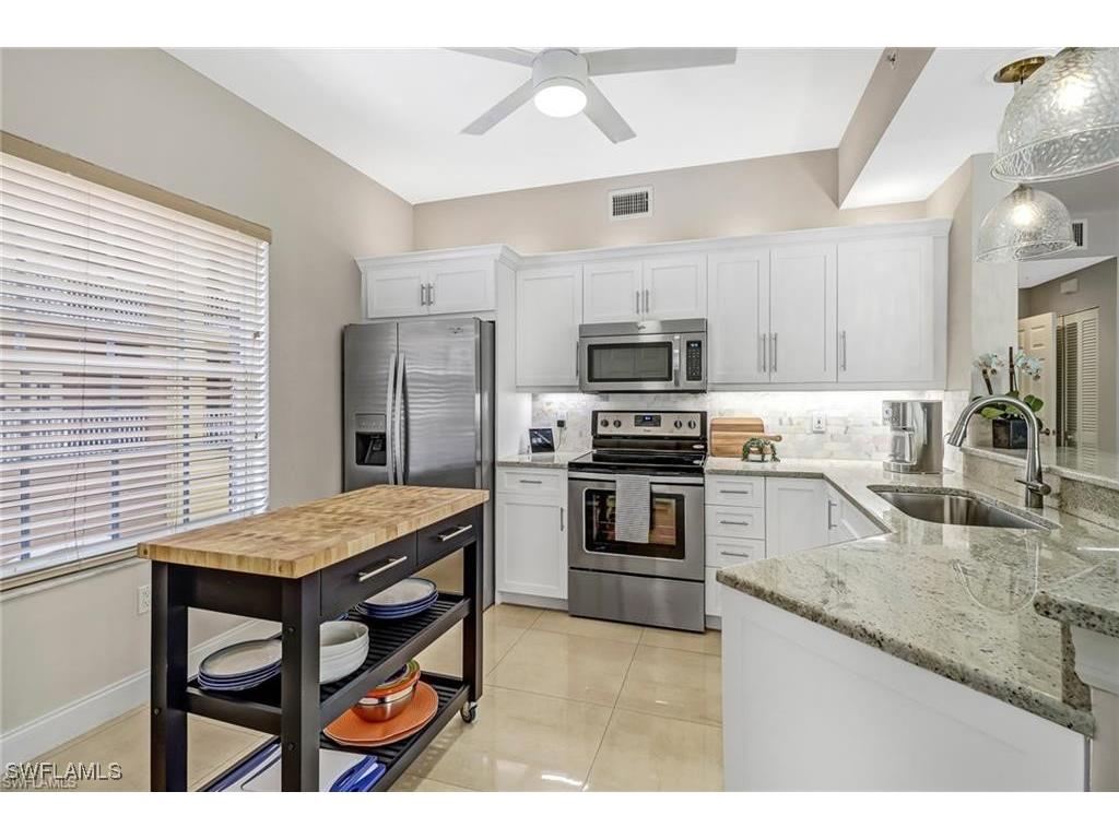 410 Bayfront Place #2208 Naples FL 34102 225076437 image5