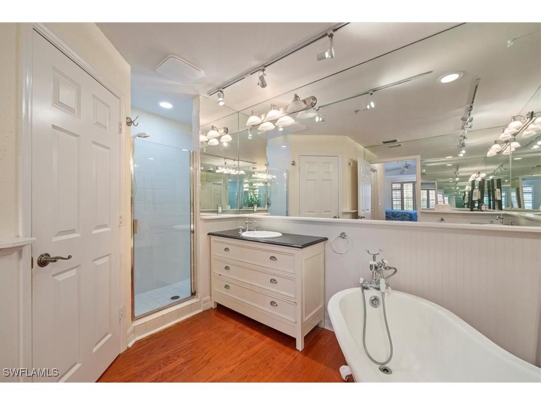 410 Bayfront Place #2301 Naples FL 34102 225070462 image8