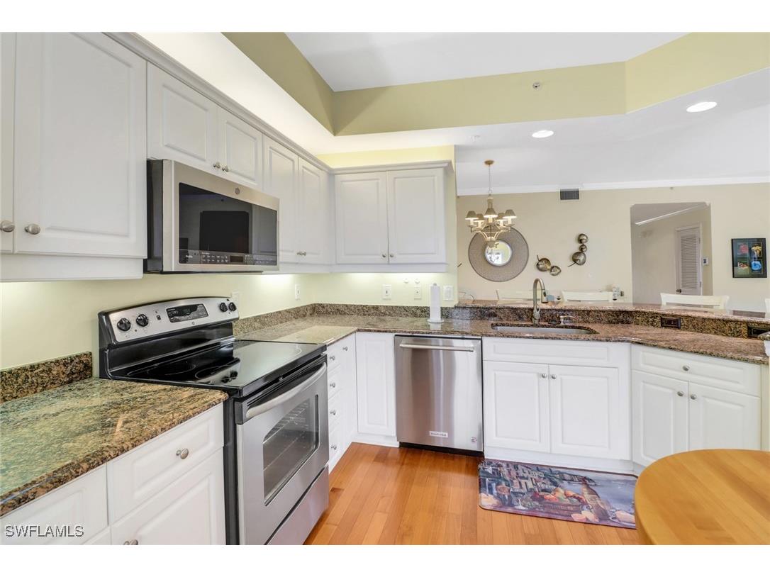 410 Bayfront Place #2303 Naples FL 34102 225018915 image10