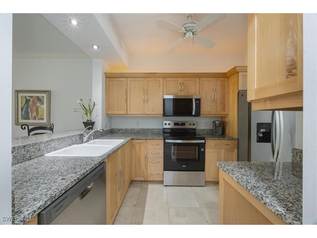 410 Bayfront Place #2405 Naples FL 34102 225070126 image3