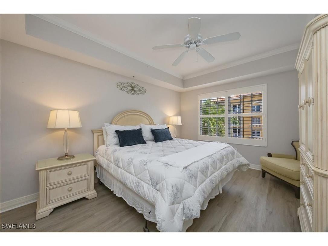 410 Bayfront Place #2405 Naples FL 34102 225073904 image8