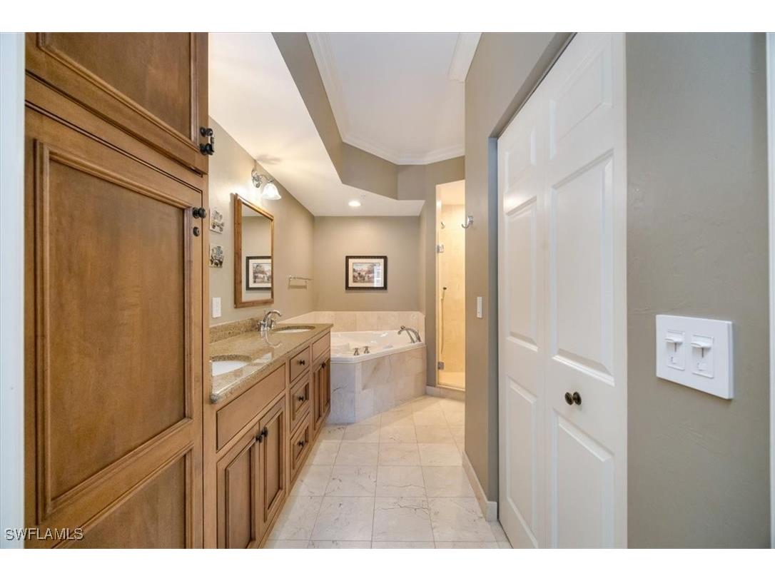 410 Bayfront Place #2407 Naples FL 34102 225073237 image12