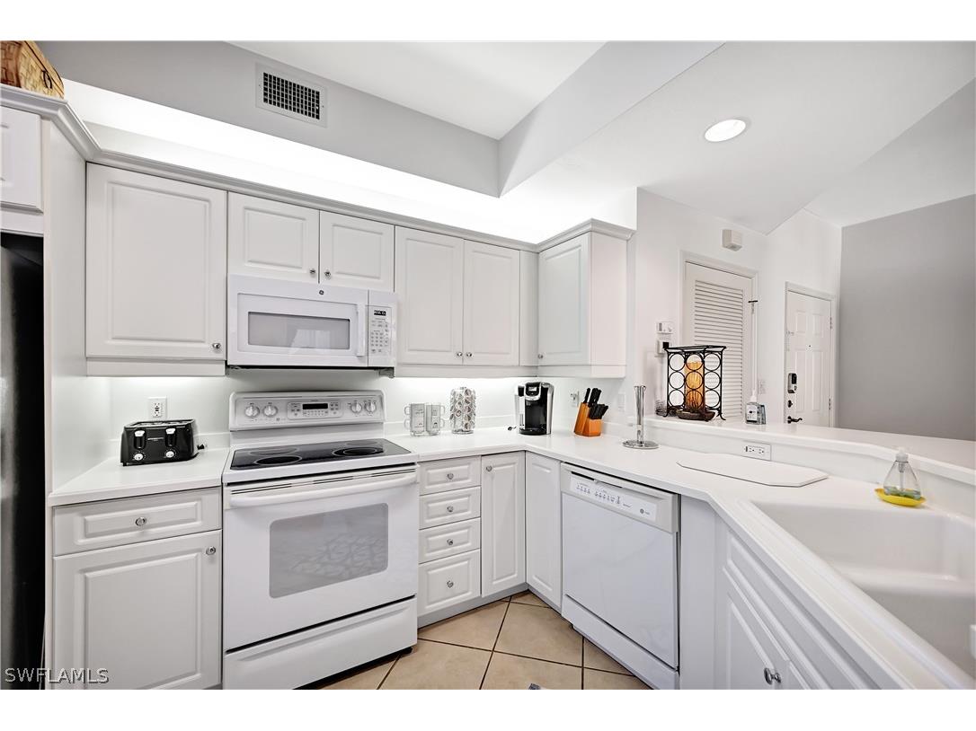 410 Bayfront Place #2409 Naples FL 34102 226009815 image8