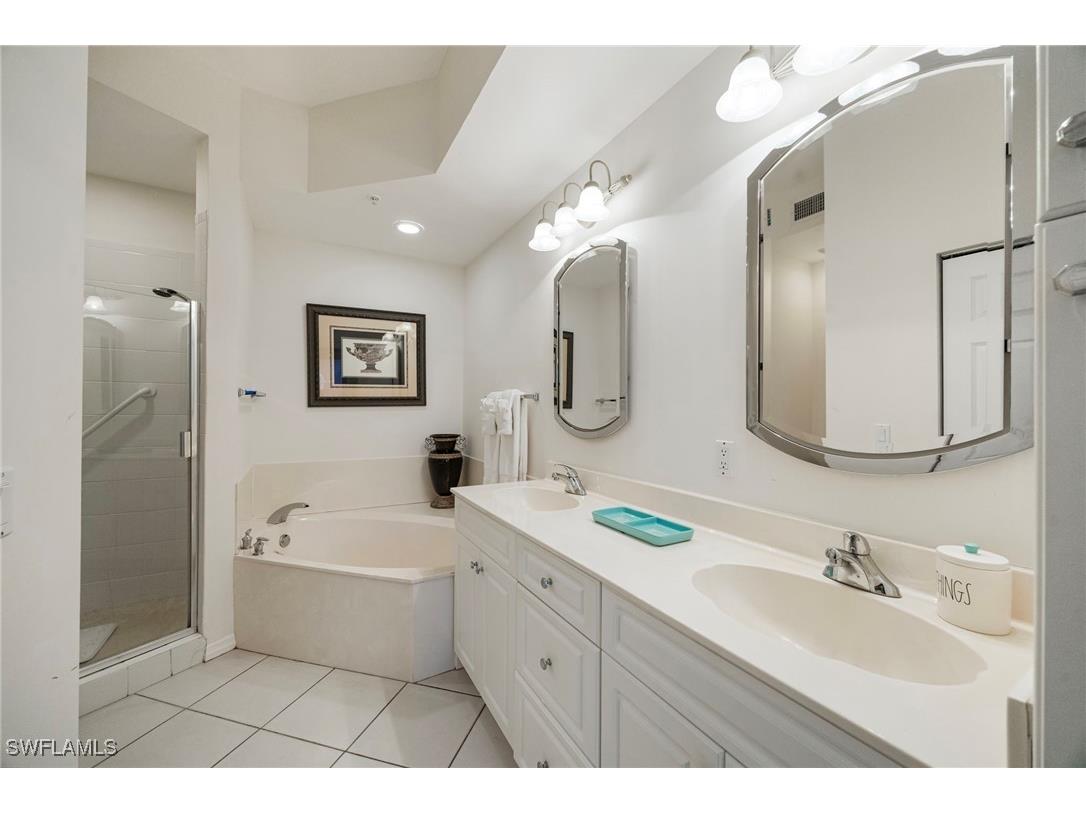 410 Bayfront Place #2502 Naples FL 34102 225066807 image7