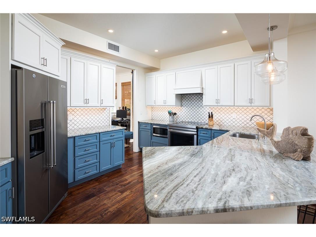 410 Flagship Drive #301 (TERRACE) Naples FL 34108 226017200 image1