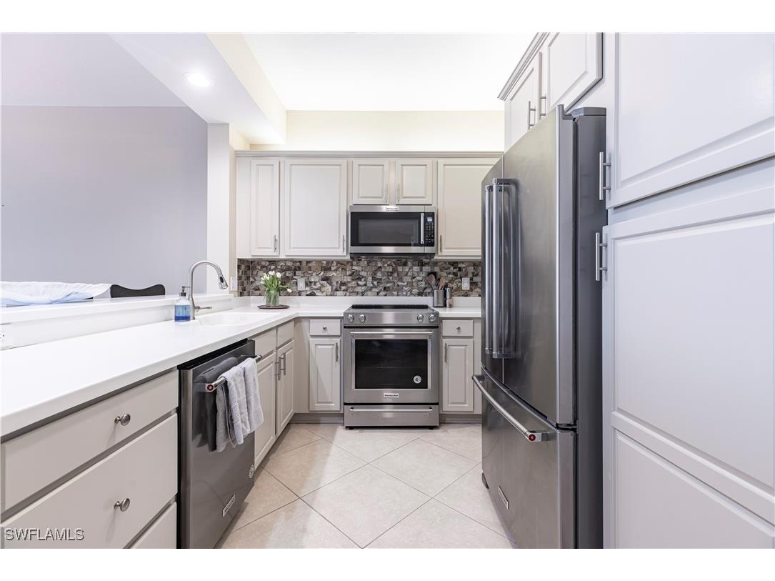 410 Flagship Drive #302 Naples FL 34108 225069078 image5