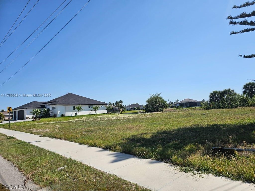 410 Nicholas Parkway E Cape Coral FL 33990 2026012626 image4