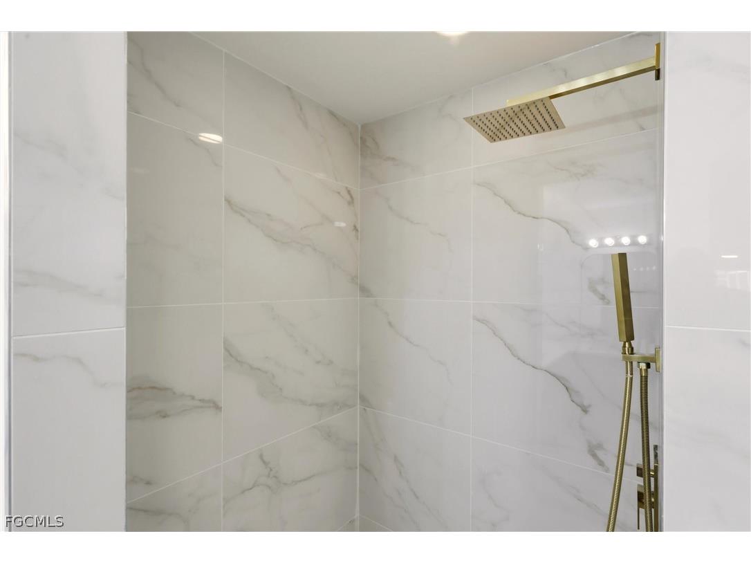 410 SE 7th Street Cape Coral FL 33990 2026012105 image24