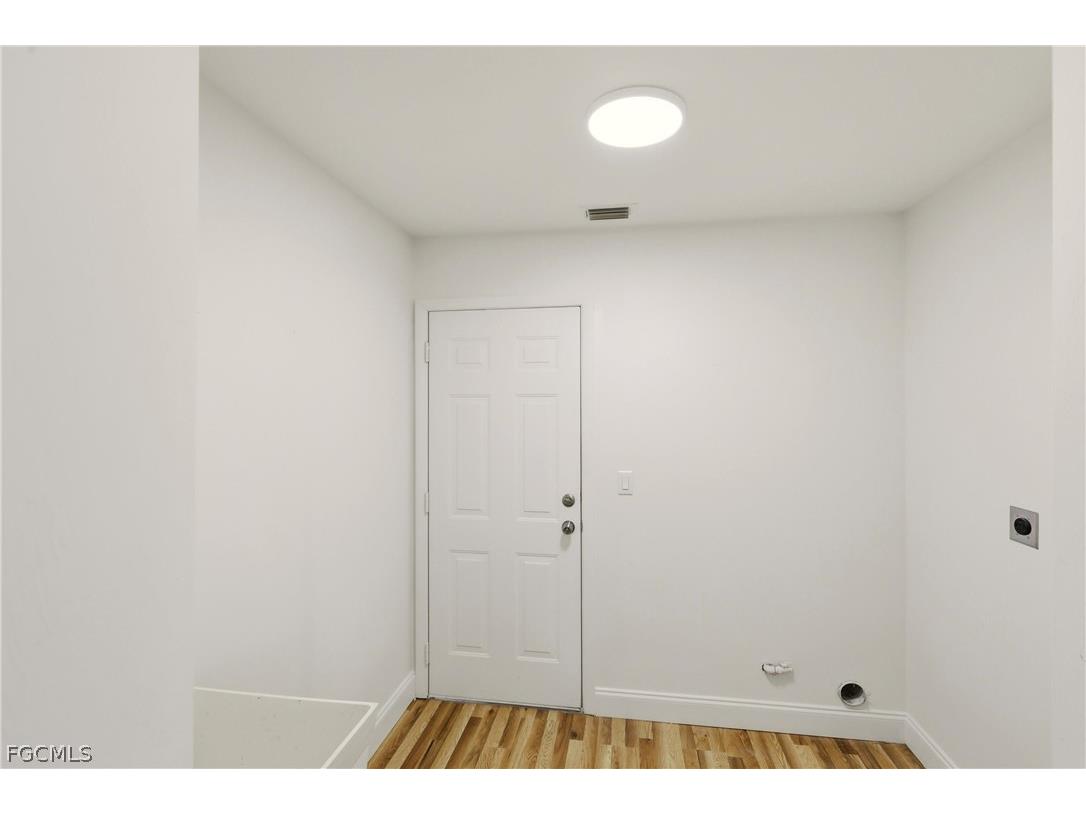 410 SE 7th Street Cape Coral FL 33990 2026012105 image34